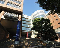 慶応義塾大学