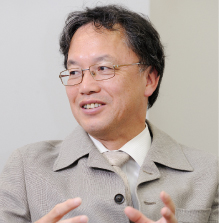 前田 龍太郎 氏