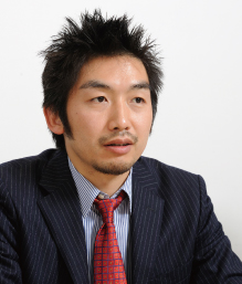 山田 剛 氏