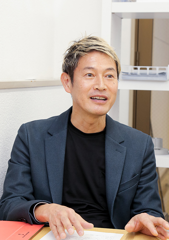 中村 友治 氏