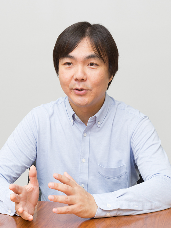 高橋 信久 氏