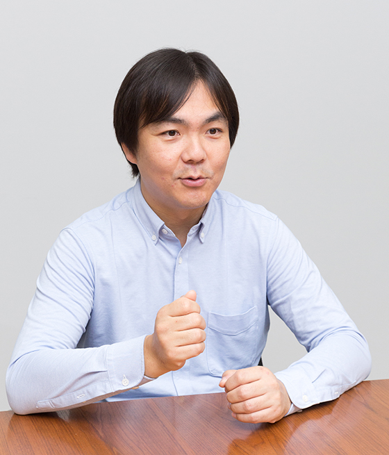 高橋 信久 氏