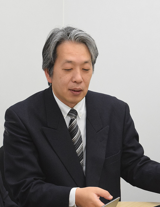 竹岡 肇 氏