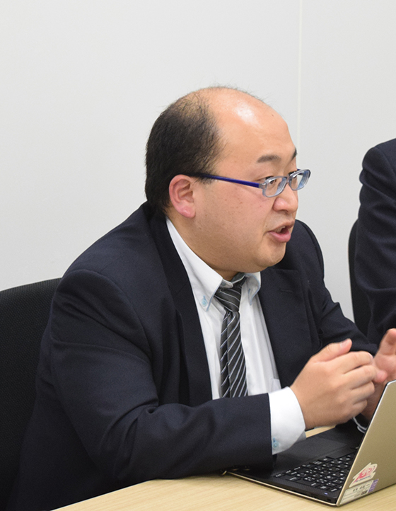 菅野 有亮 氏