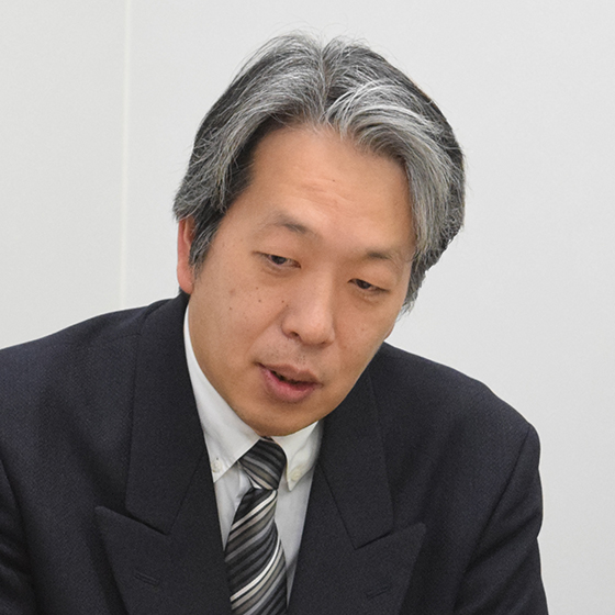 竹岡 肇 氏