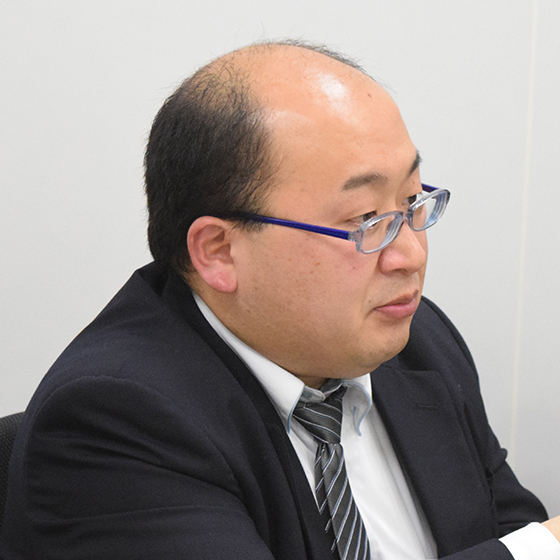 菅野 有亮 氏