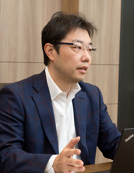 秋元 孝司 氏