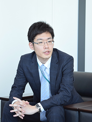 中村 隆一 氏