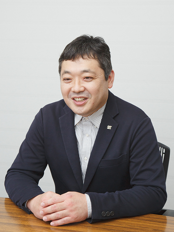 佐藤 剛 氏