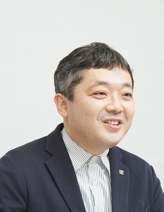 佐藤 剛 氏