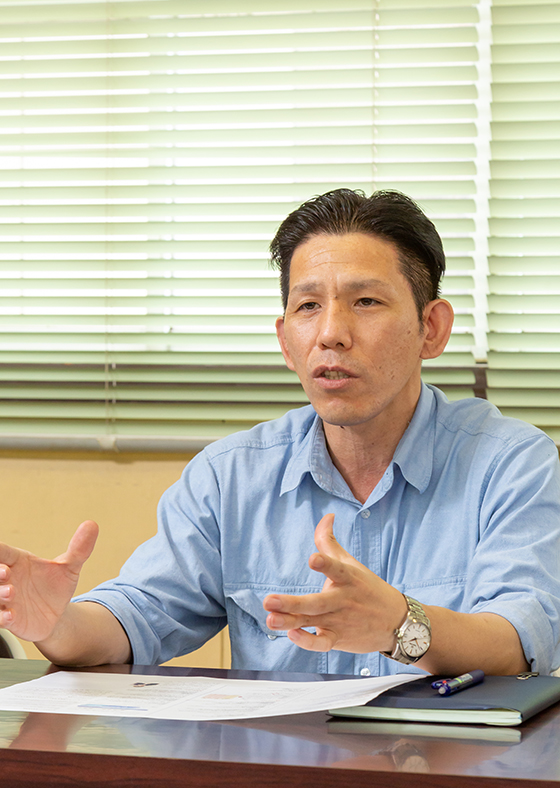 吉川 稔 氏